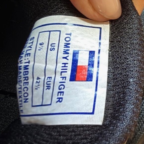 Pre-Loved Tommy Hilfiger Men's Black Leather Brecon CloseoutSneakers - Size 9.5 - Picture 7 of 8